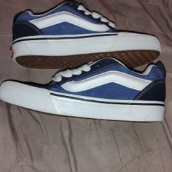 Excellent Condition Size 4 Men's Size 5.5 Womens Vans