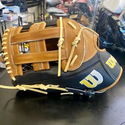 Wilson A2000 12.75" Left-Hand Throw Outfield Baseball Glove - The Dugout 