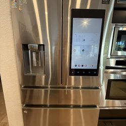 22 cu. ft. Family Hub™ Counter Depth 4-Door French Door Refrigerator in Stainless Steel