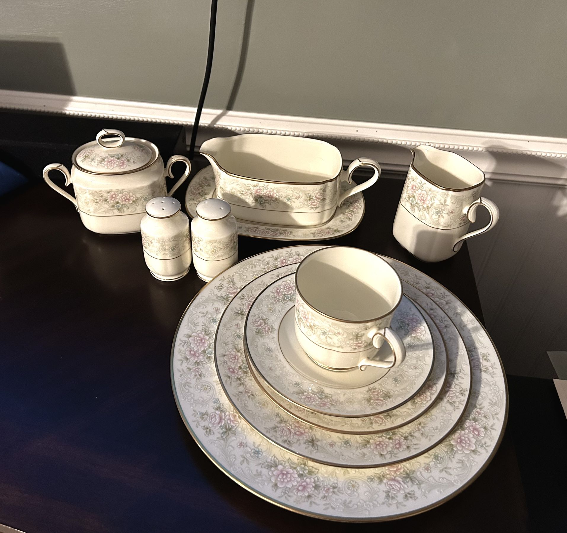 8 Piece China Set