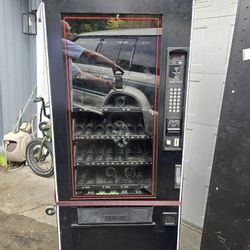 Crane Vending Machine 
