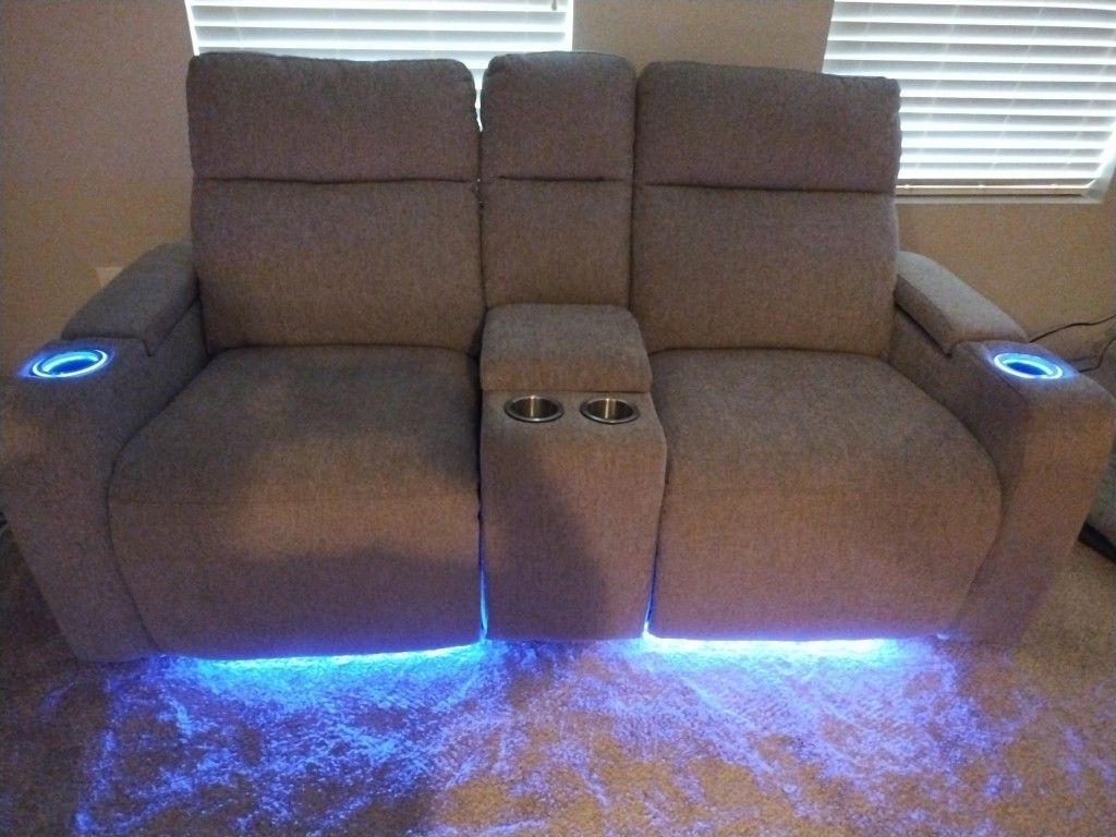 Reclining loveseat