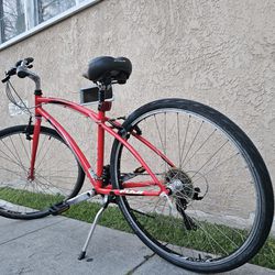 Fuji Crosstown 2.1 Gear Bicycle $210