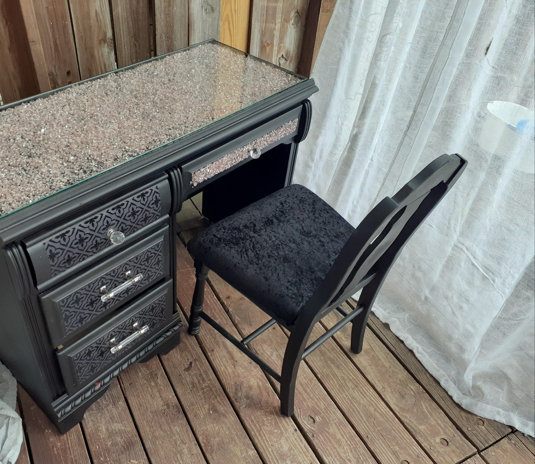 Desk/vanity with chair