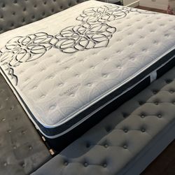 Queen Size Mattress Pillow Top New