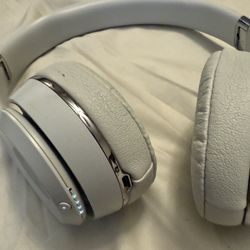 Beats Solo 2 Wireless Over Ear Headphones