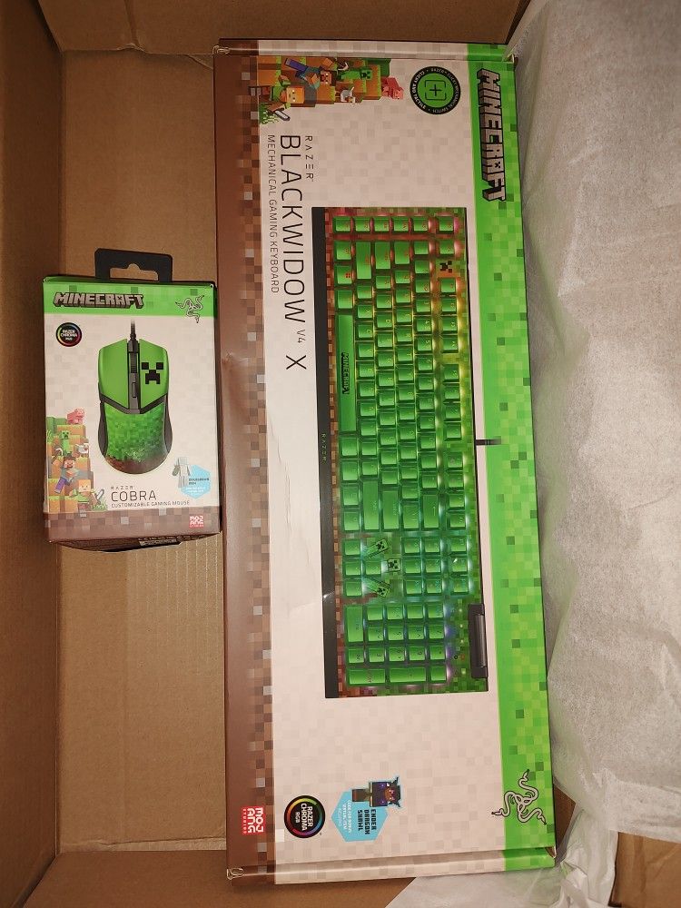 Minecraft Black Widow X keyboard and mouse Christmas coming