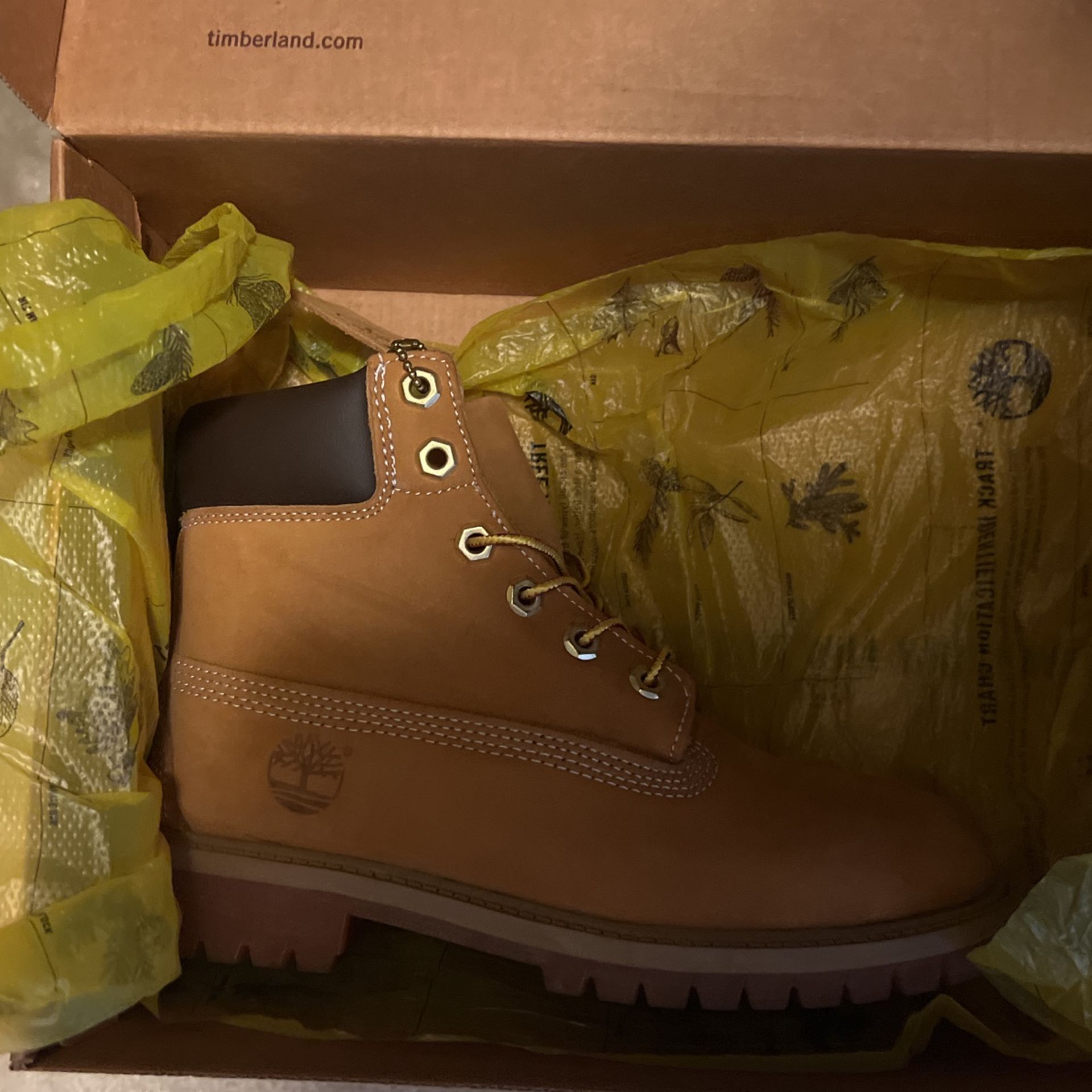 Kids Timberland Boots (size 4)