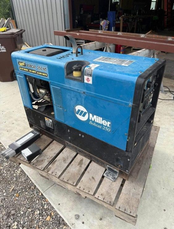 Miller Bobcat-250 CC/CV  AC/DC Welder/Generator