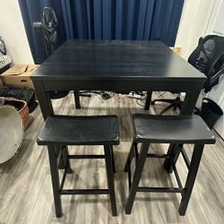 BUFFET TABLE + 2 STOOLS