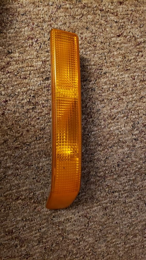 94-04 Chevy S10/ Right Park/Turn Signal Pt#16524256