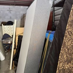 King Mattress Box Spring - Excellent Condition - $60