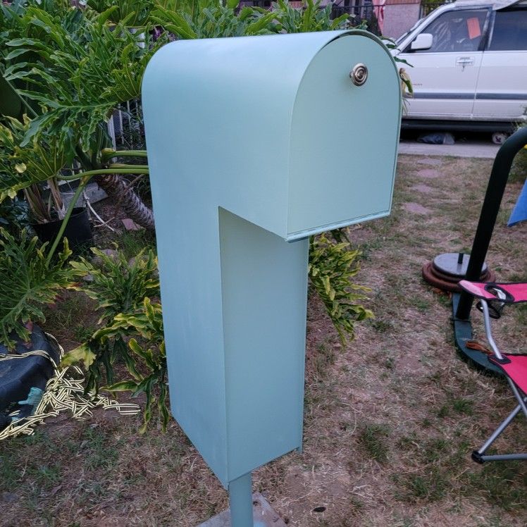 Armadillo Locking Mailbox for Sale in San Diego, CA OfferUp