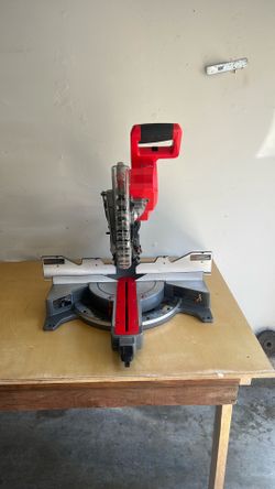 Milwaukee dual bevel compound sliding miter saw