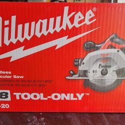 Milwaukee Circular Saw 