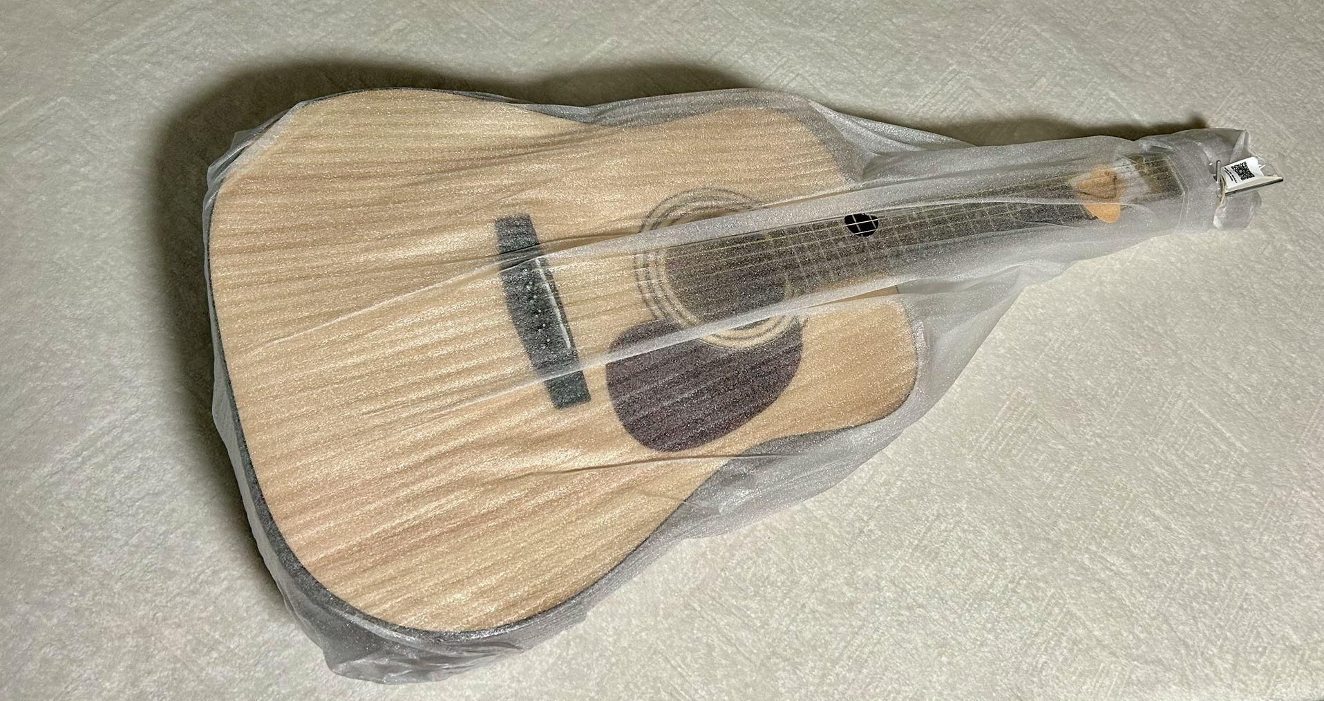 Cort Acoustic Guitar Solid Top + Bag