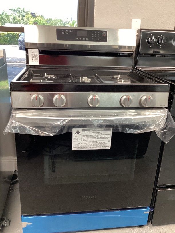 Self Clean Stainless steel Range By Samsung