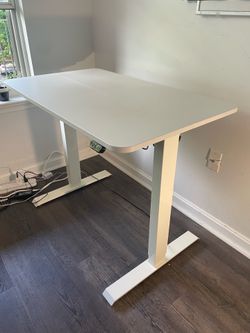 LIKE NEW White Table Height Adjustable