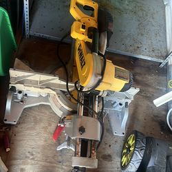 Used miter saw DSW780