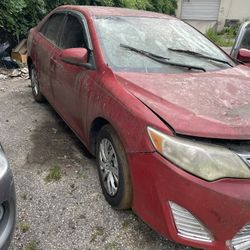1013 Camry For Parts Still Runs And Drive. 138,000 Miles 