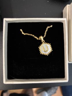 U necklace 18k plated