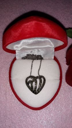 Green diamonds heart necklace