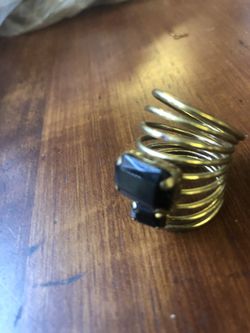 Vintage adjustable ring black stone gold tone metal great shape