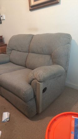 Reclining Loveseat.63” Wide. S.W.Arl