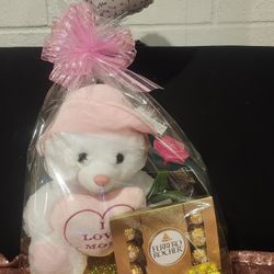 I Love Mom Bear With Chocolates