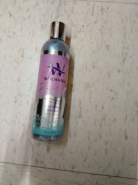 Watch And Sea Shampoo