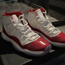 Air Jordan 11s cherry red (6 1/2y)
