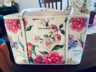 Spring purse
