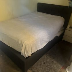 Cama Matrimonial E Individual. Mattress Twin  And Queen