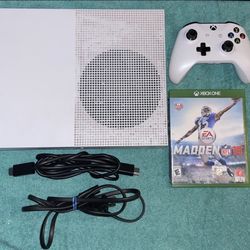 XBOX ONE S CONSOLE WITH VIDEO GAME & CONTROLLER
