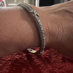 Bracelet / Silver  color 