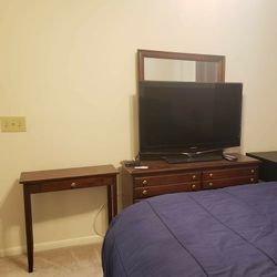 Moving Sale: Furniture Items, Home Decor, Lamps, End Tables, Bedroom Set, Etc.