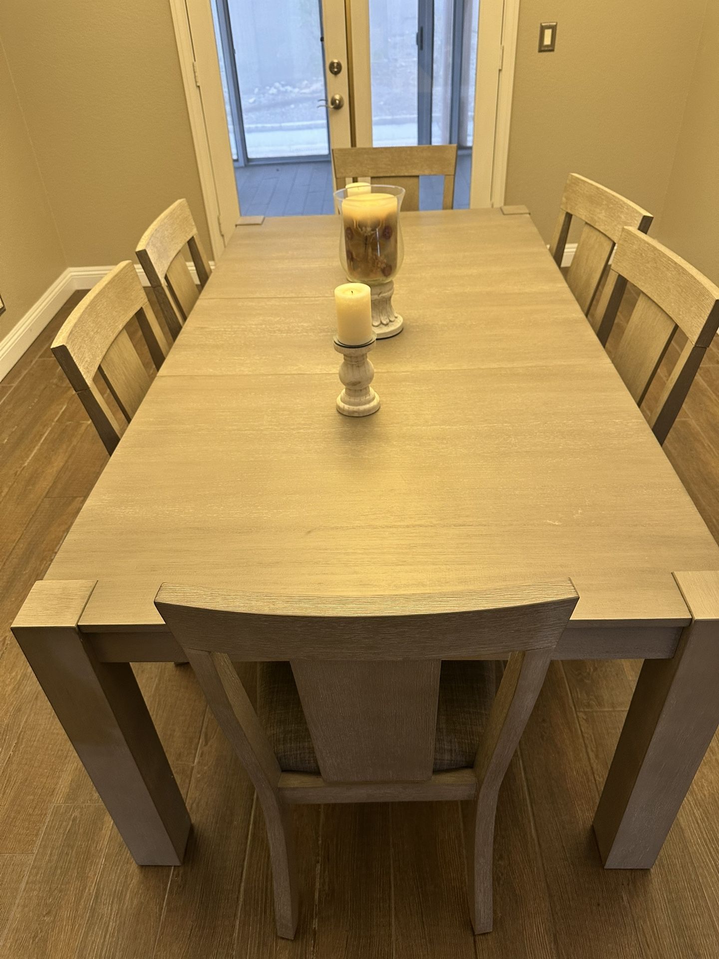 6 Seat Dining Room Table.