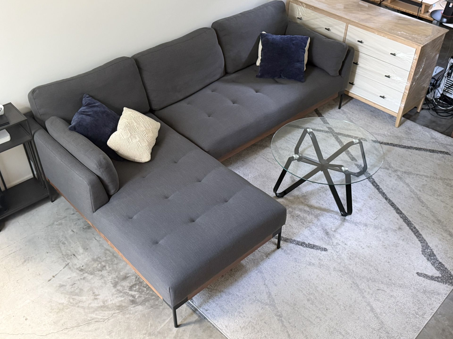 Castlery Section Sofa, Left-facing chaise in great condition!