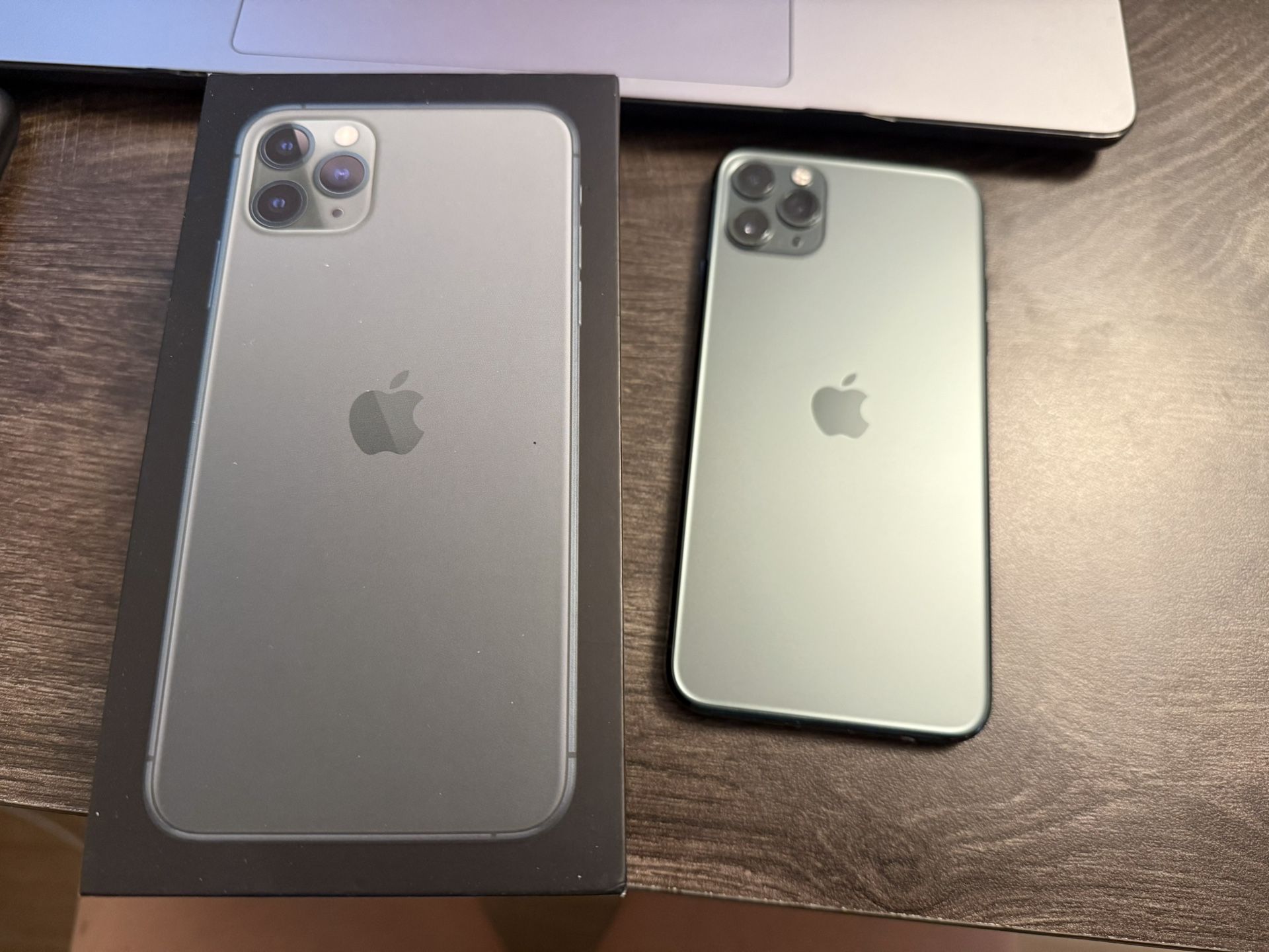 Apple iPhone 11 Pro Max Midnight Green 256GB