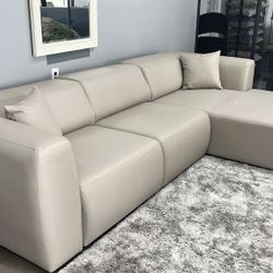 PICASSO SECTIONAL (SANTA GLORY CREAM) 5 PIECES	119W x 41D x 28H (95W x 55D Sleeper