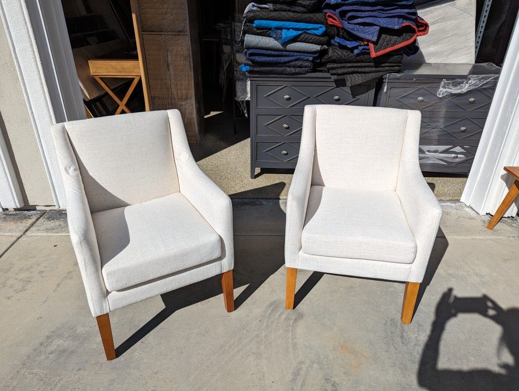 Clearfield Swoop Arm Dining Chair for Sale in Poway, CA - OfferUp