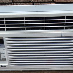 L.G. 6000 Btu/h No Issues  Blows Cold