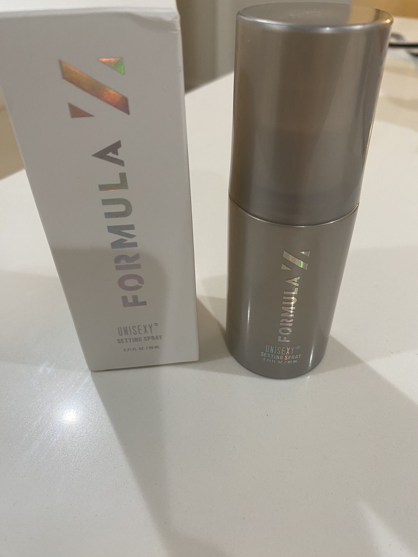 Formula z 2 unisexy setting spray