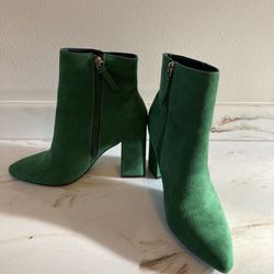 Madden  Girl  Green Boot Size 7