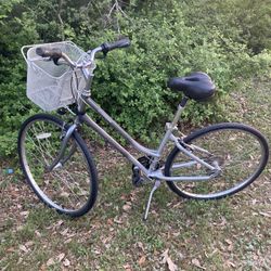 Women’s Bike - Was $125 -Now $100