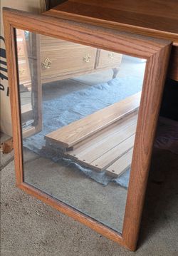 Solid Oak Wall Mirror – 28" x 21.5"