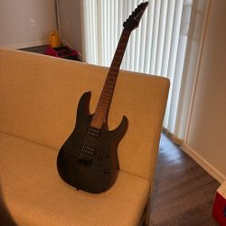 Ibanez Six String Plus Pyle Amp