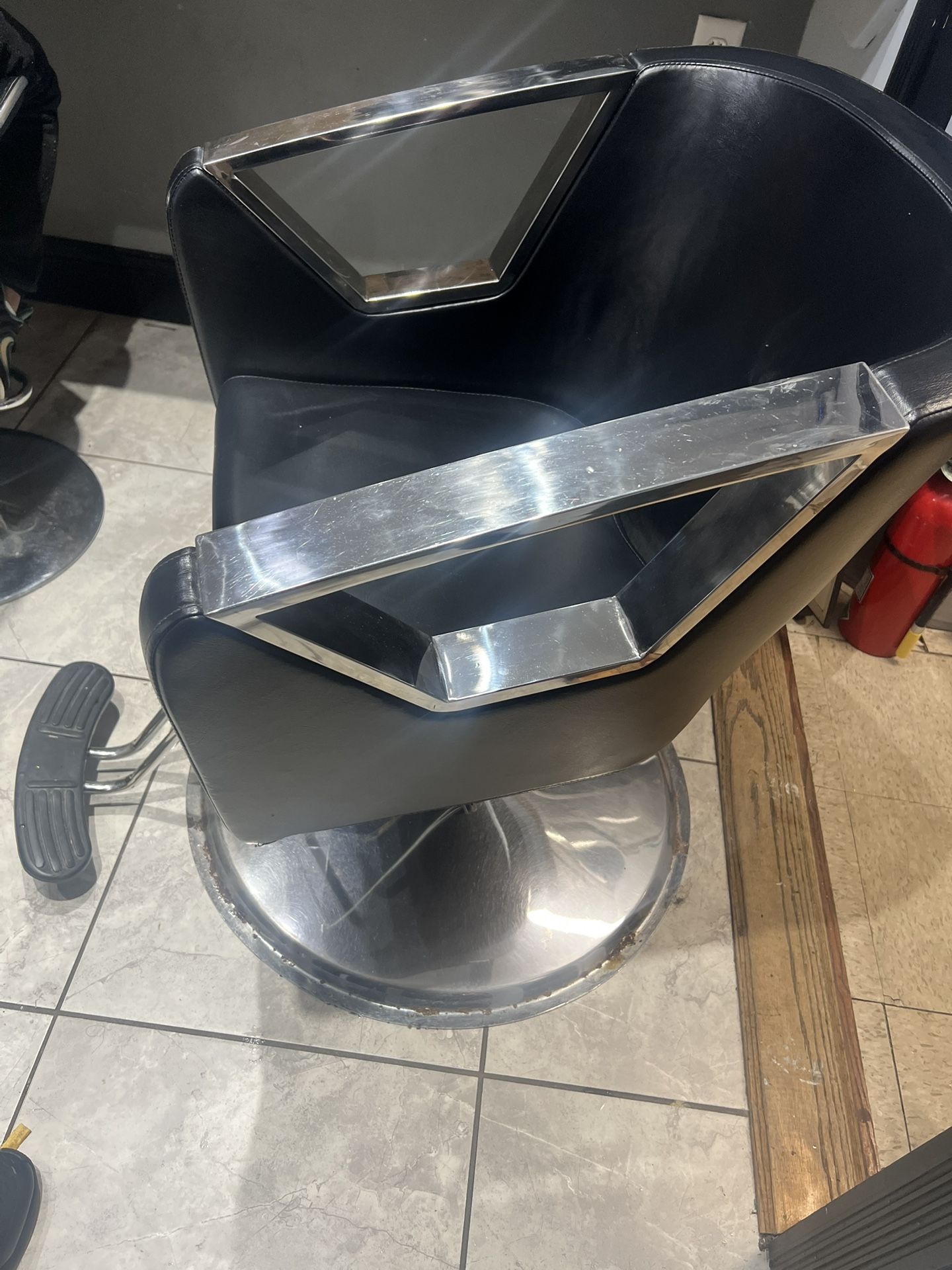 Tengo Una Silla Para Salon O Barbero
