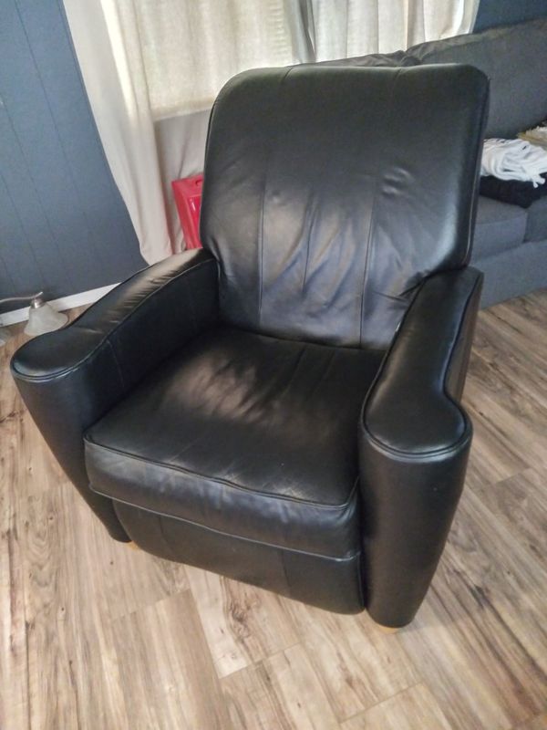 Lazy boy Classic recliner for Sale in Tucson, AZ OfferUp