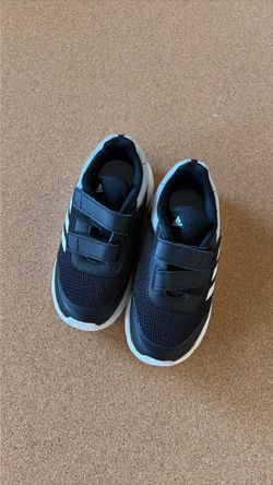 Adidas tennis shoes